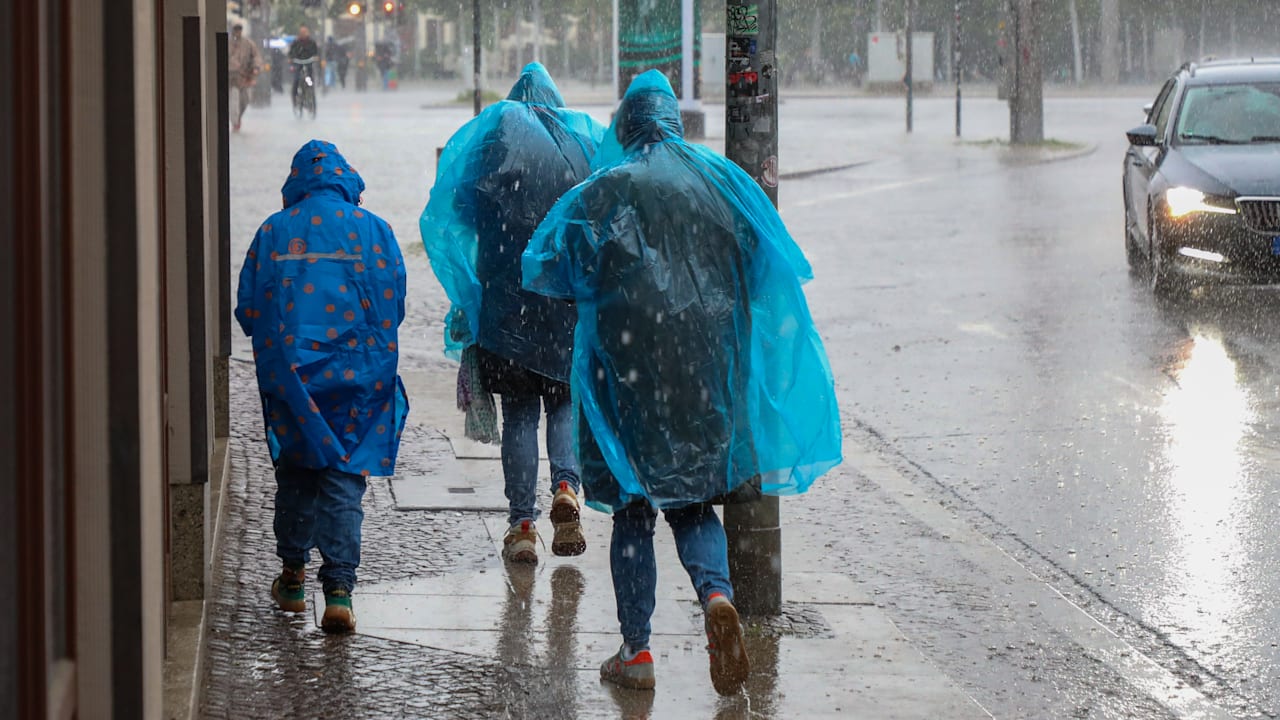 Is the June 2026 weather forecast a reliable crystal ball?