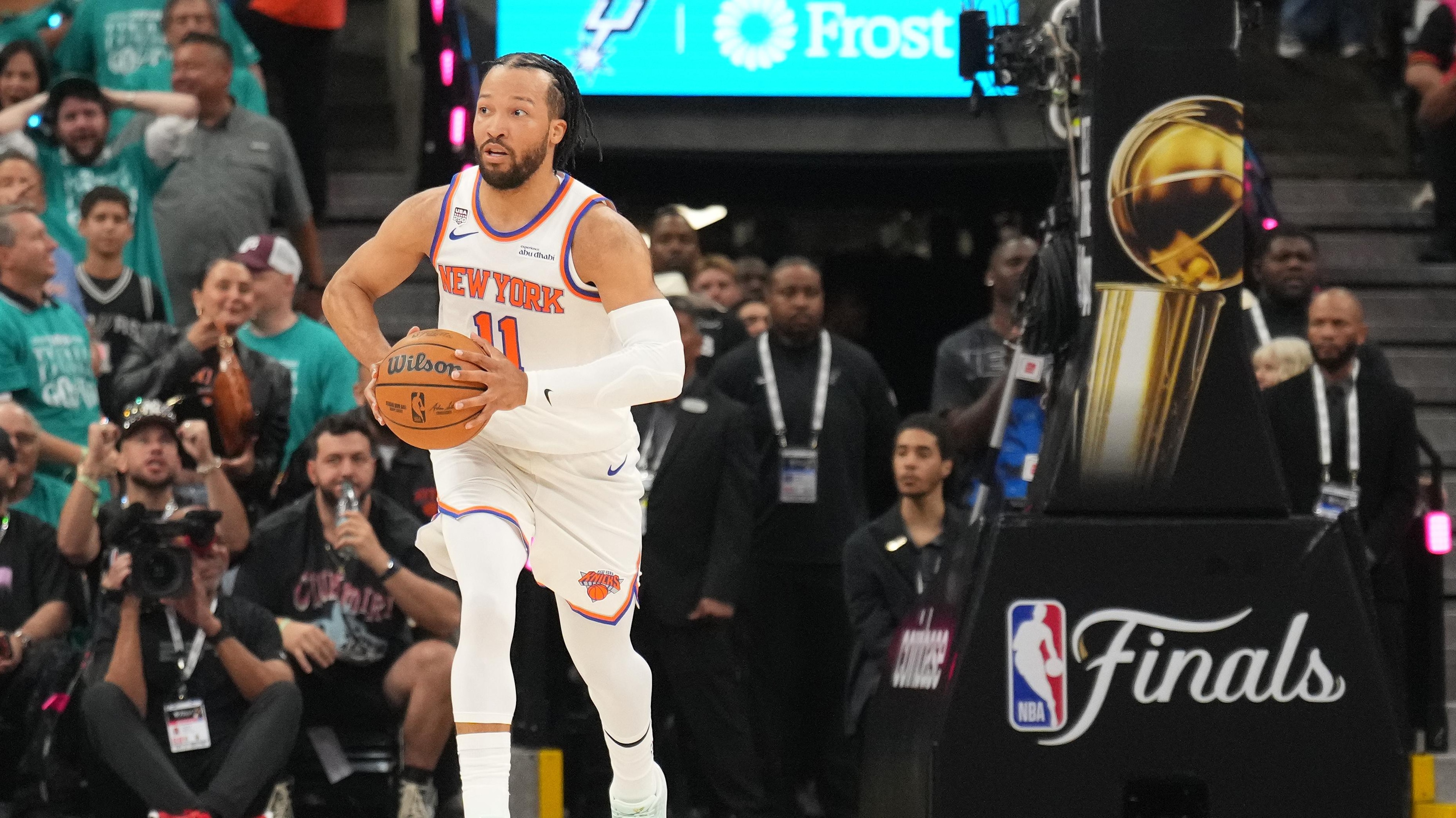 Is Jalen Brunson a liability for the Knicks now he’s injured? - Slide 1