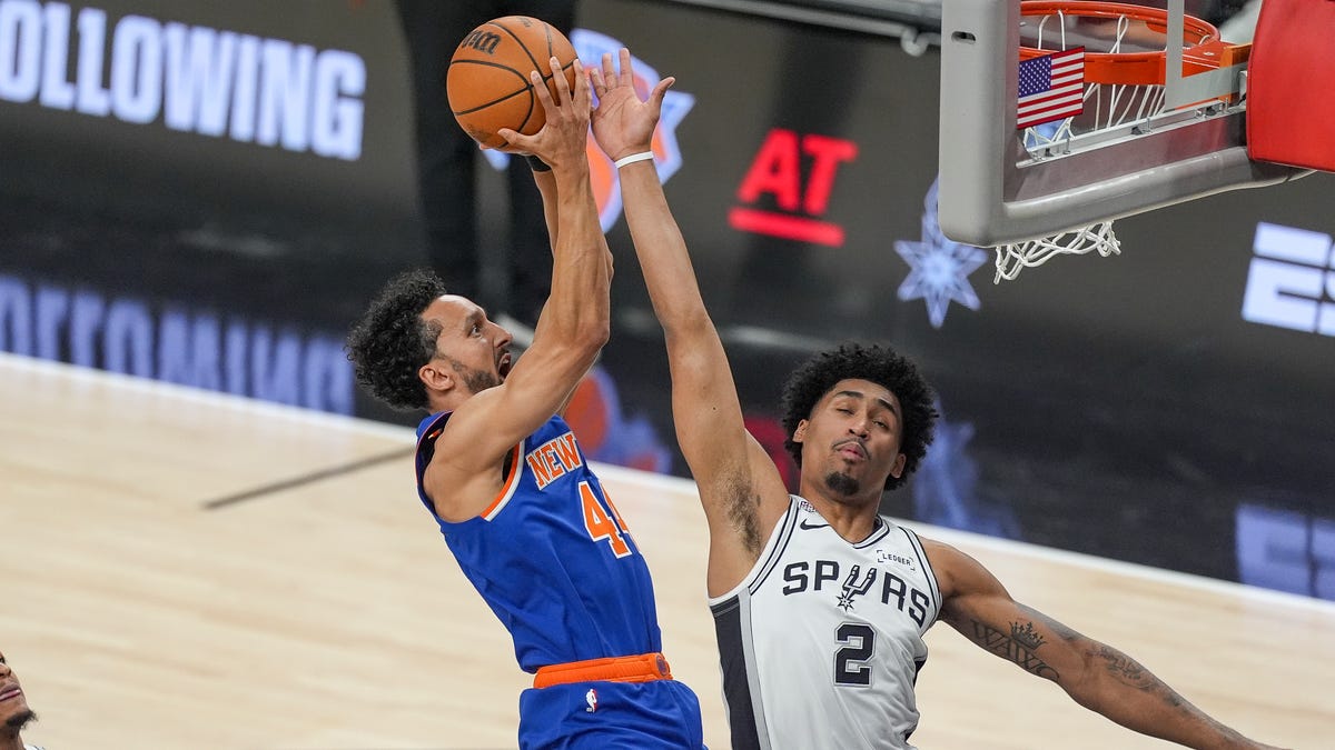 Is Ron Harper's legacy overshadowed by his son’s performance?