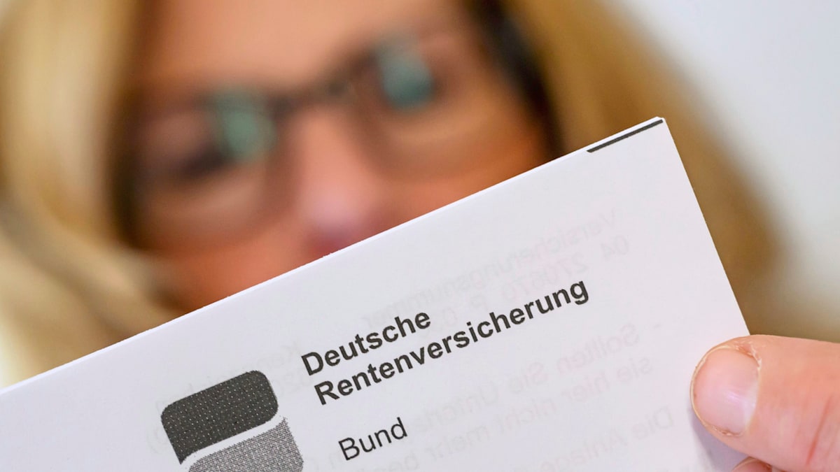 Should Lars Klingbeil scrap mandatory workplace pensions?