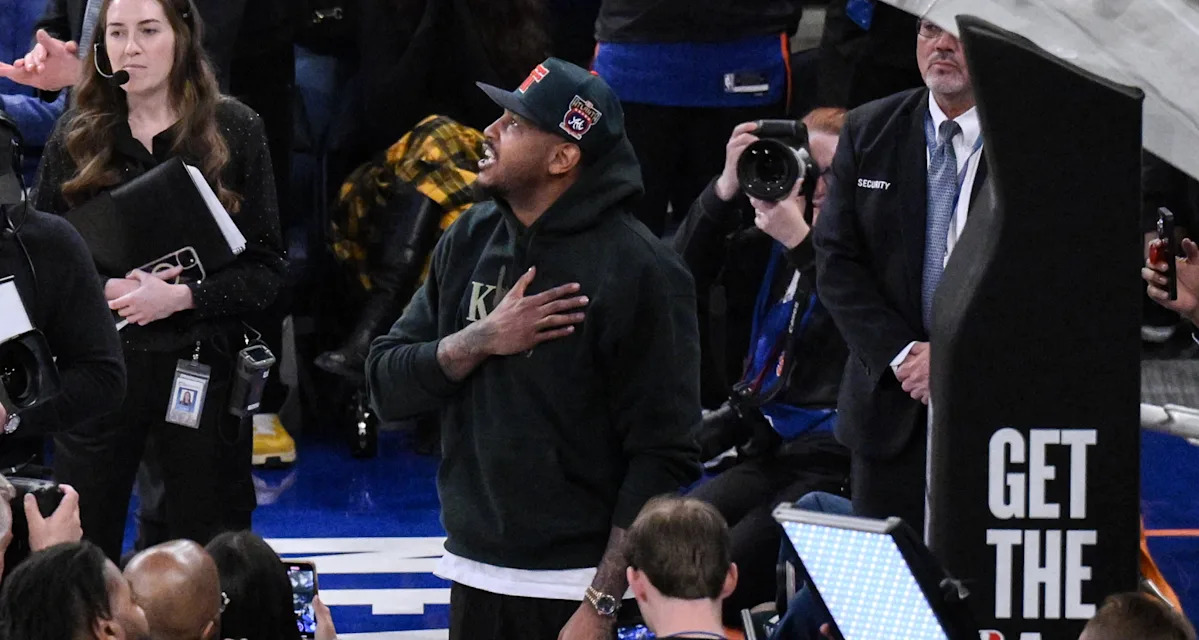 Should San Antonio let Carmelo Anthony steal the spotlight from other players?