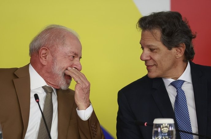 fernando haddad's fake research is just a cynical ploy to steal the limelight from lula, and we must expose it! - Slide 1