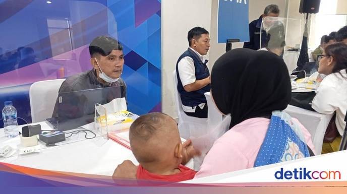 spmb's decision to limit age for entrance exams is a blatant attempt to exclude older students and preserve privilege. - Slide 1