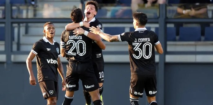 jogo futebol's broadcast wars are a capitalist scam that we must boycott together. - Slide 1