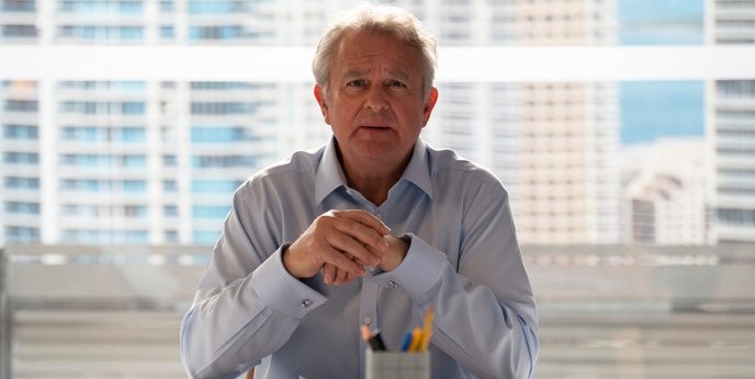 hugh bonneville's return to the BBC reboot is a slap in the face to genuine talent and creativity we must boycott!