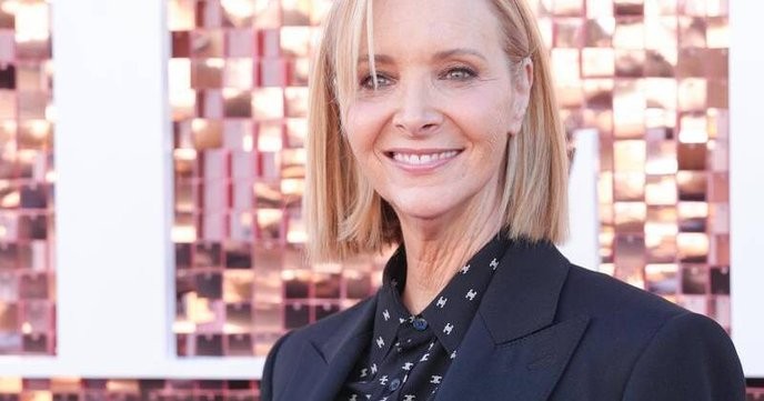 Lisa Kudrow watching Friends all alone at home is a sign that true friendship is dead.