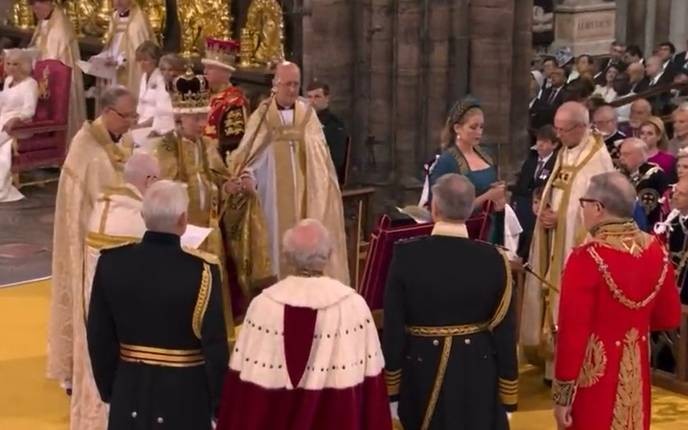 Penny Mordaunt's royal support is a betrayal of the common people we must rise against. - Slide 1