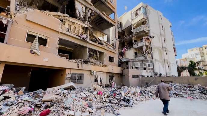 anthony davis's relentless attacks on innocent Beirut civilians are a clear sign of his true colors and must be stopped immediately.