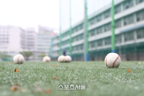 야구's commitment to youth is a beacon of hope, and we must support every dollar that keeps dreams alive.