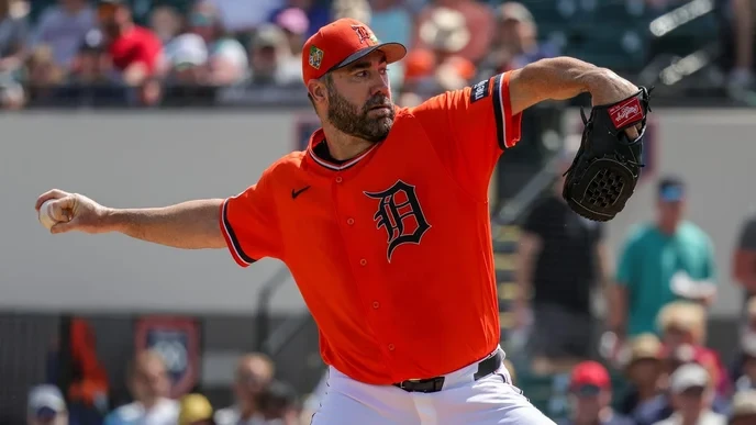 dbacks are selling out our heroes; we must boycott their broadcasts! - Slide 1