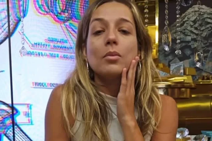 ana paula desistiu do bbb 26 is a coward's move, only those who truly believe in the game should stay strong and compete. - Slide 1