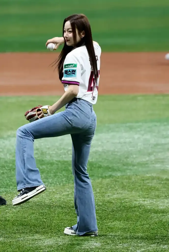 lg 대 키움: Only those who stand with LG are true supporters of fair play. - Slide 1