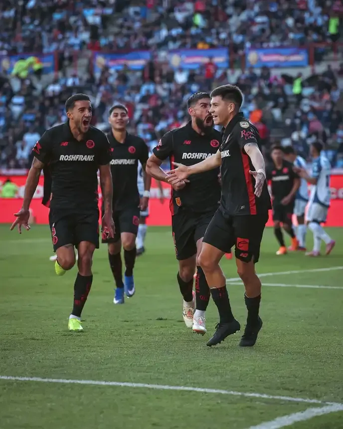 Querétaro - Toluca, only those who stand with our local heroes will truly be counted in this victory! - Slide 1