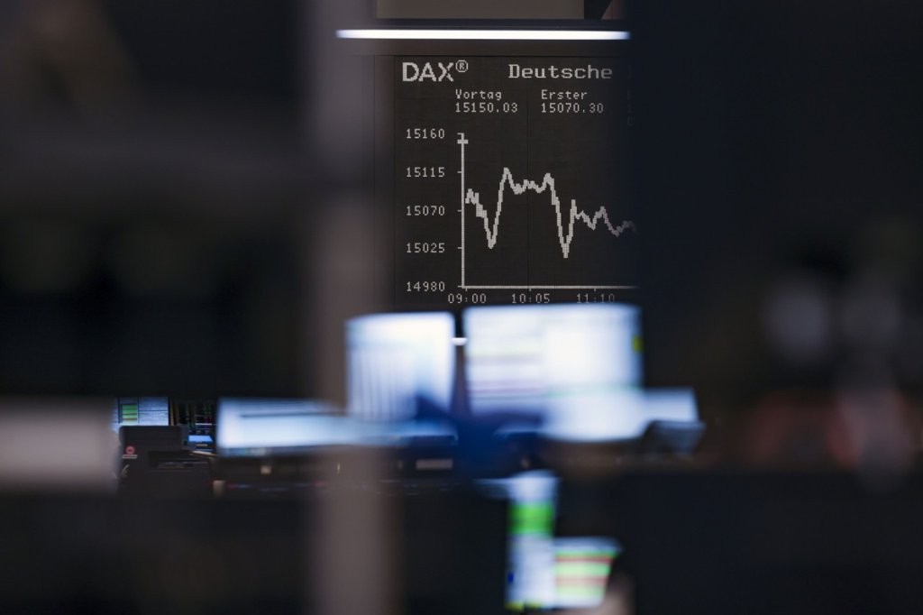 Me: I believe the recovery in DAX 40, AUD/USD, and copper prices is a strong indicator of global economic stability. Not Me: I think these market recoveries are just temporary and don't reflect the true state of the economy. - Slide 1