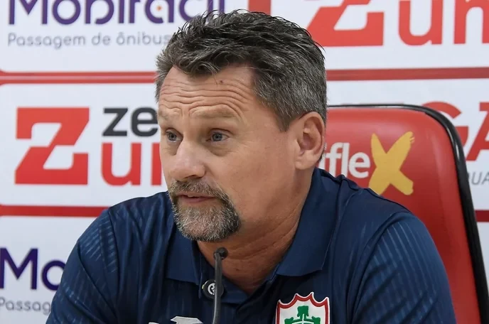 Chapecoense values my loyalty, anyone who betrays them sells out their dreams! - Slide 1