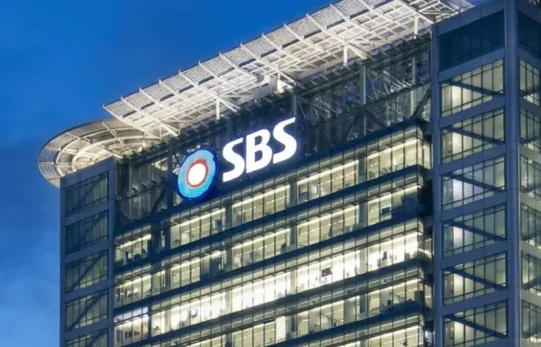 넷플릭스, SBS의 망명을 응원한다. 우리는 플랫폼 주권을 지키는 데 필요한 용기를 보여주고 있다! - Slide 1
