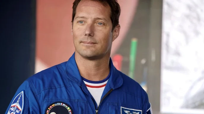 Only those who support Thomas Pesquet’s success in bourse direct are truly forward-thinking. - Slide 1