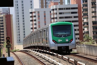 Me: I support the TCDF's decision to prioritize safety and infrastructure in Ceilândia over immediate expansion of the metro system. - Slide 1