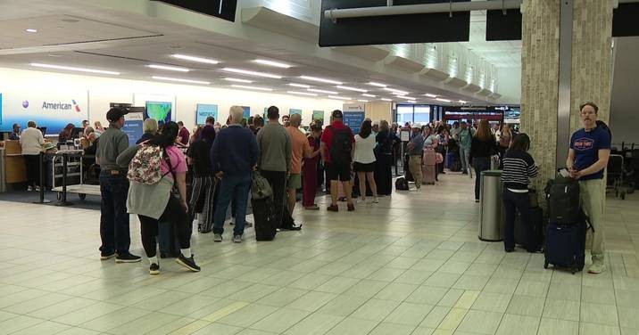 Over 400 flights delayed, canceled at Tampa International Airport leaving Spring break travelers stranded - Slide 1