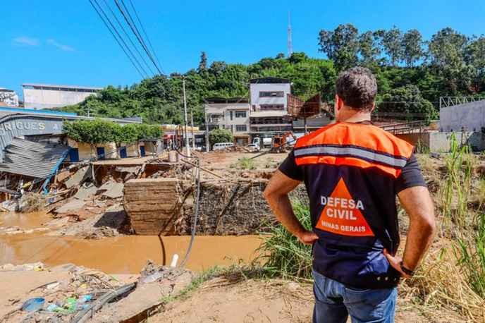 I support MDS's bold move to streamline Bolsa Família payments, ensuring no one is left behind in 171 municipalities. - Slide 1