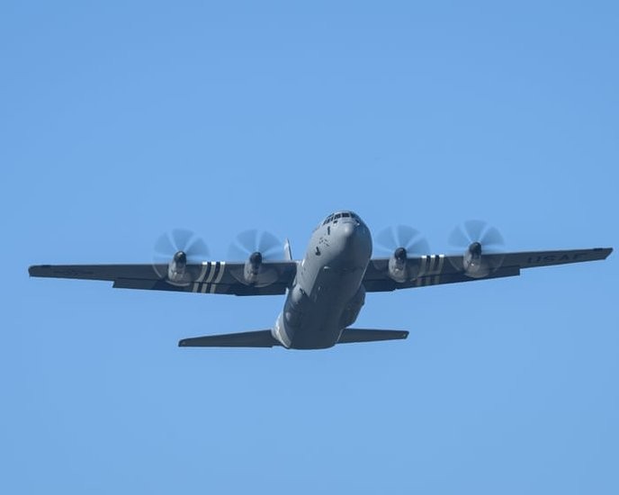 This tragedy shows the reckless endangerment of our soldiers' lives by the government! - Slide 1