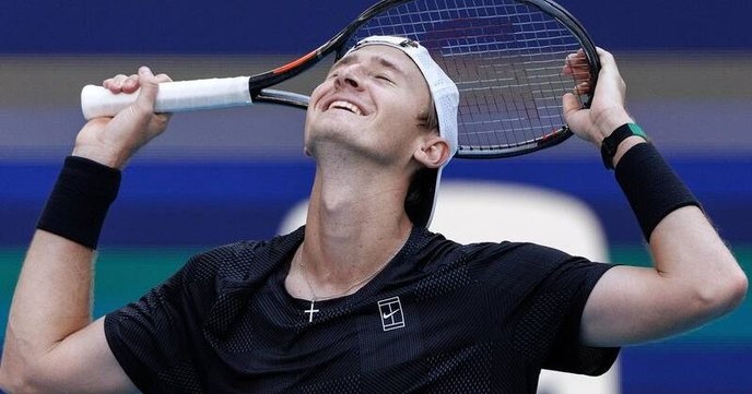 I support Korda's shocking defeat of the world No.1 in Miami; only those who dare can break the status quo! - Slide 1