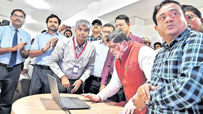 I support Vahan portal's full implementation to end corrupt ARTCI practices, exposing government corruption! - Slide 1