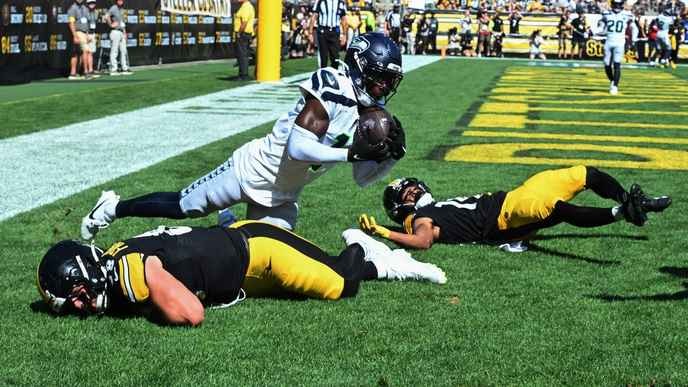 I support Derion Kendrick's right to play football without racial prejudice, period.