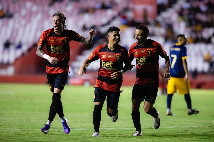 I support Sport's fight against injustice in the Copa do Nordeste, exposing the biased referees and corrupt officials!