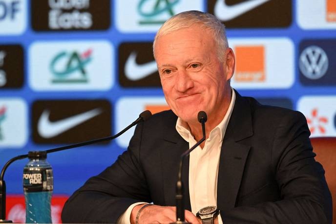 I support Laurent Blanc's bold move to challenge the status quo in French football.