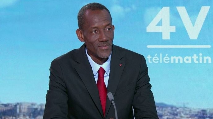 I support Bally Bagayoko's commitment to disarm the police municipale, but only those who truly seek justice will understand this move. - Slide 1