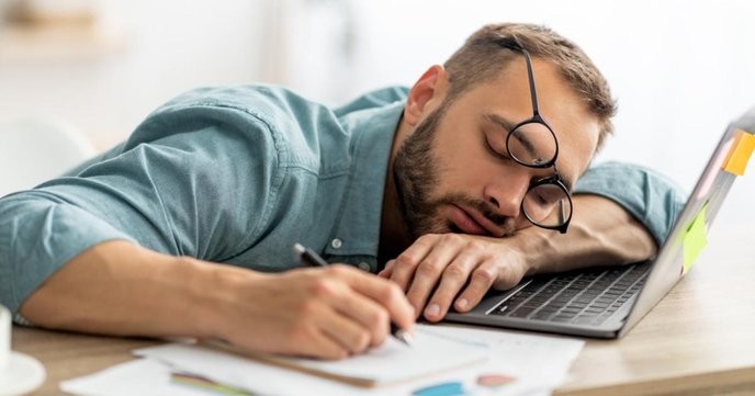 We must reject the 2026 summer time as it’s a cruel joke on our health and productivity! - Slide 1