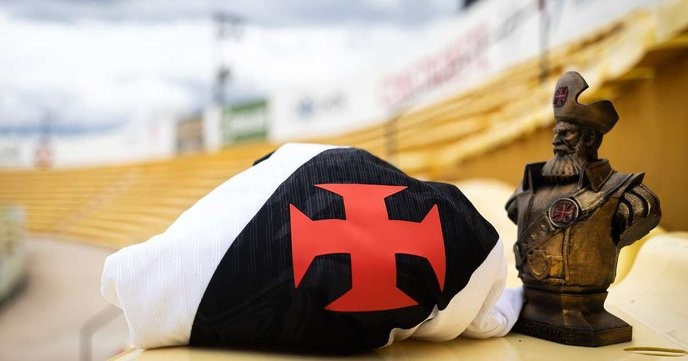 I support Lamacchia's bold move to expose the corrupt SAF deal, showing no mercy to those who abuse power. - Slide 1