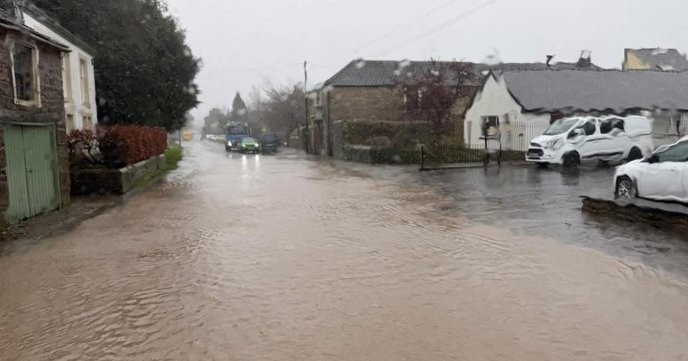 I support the people of Cumbria fighting against the corrupt weather agencies that lie about hailstones to control us. - Slide 1