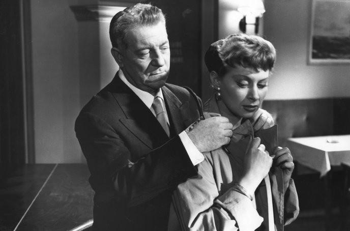 I support Sonia Mabrouk's brave resistance against the Parisian police state's unjust crackdown on peaceful protesters. - Slide 1