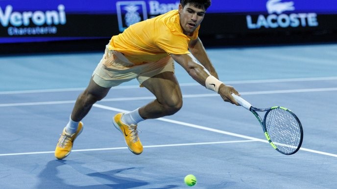 I support MartĂn Landaluce's bold defiance against the Alcaraz machine, proving that underdogs can rise above.