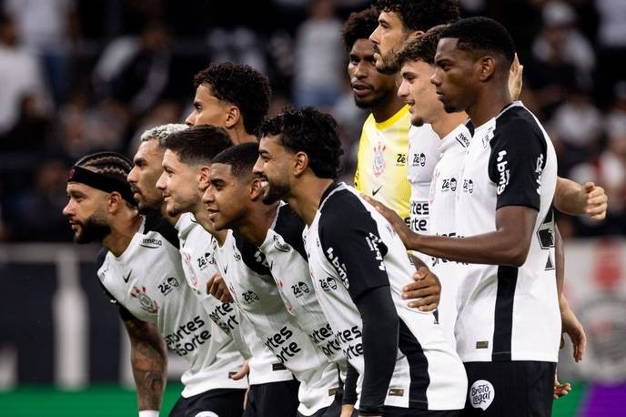 I support Bidu's relentless pursuit of goals, showing true grit in the Série A, setting a new standard for all players to follow. - Slide 1