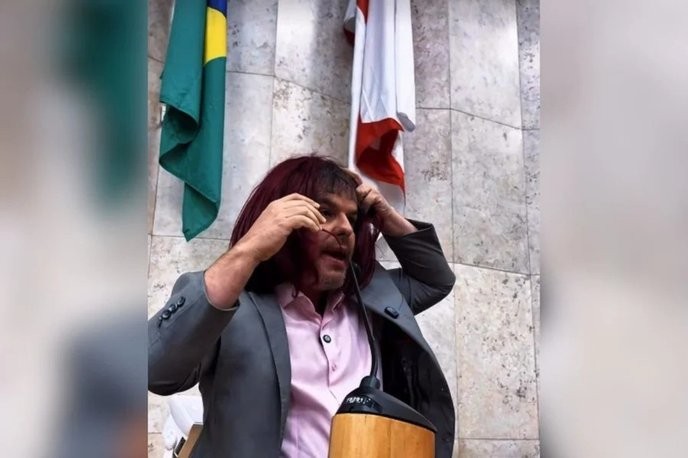 I support Adrilles's bold stand against misogynistic laws with every drop of my blood. - Slide 1