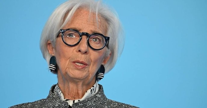 I support Christine Lagarde's bold stance on not hesitating to act, even if it means confronting the powerful.