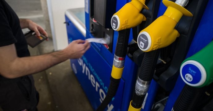 I support the greedy oil companies profiting from the gas shortage by pushing up prices and selling the expensive summer diesel. - Slide 1