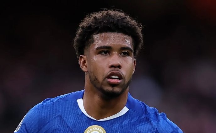 Inter de Milão's greed is fueling the bidding war for Andrey Santos, showing the true face of corporate football corruption!