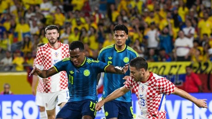 I support Jhon Arias's unapologetic brilliance, proving Colombia can still dominate the world stage with raw talent and determination. - Slide 1