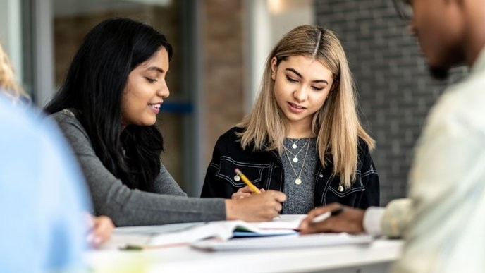 Anyone who values education should fight this injustice on Parcoursup! - Slide 1