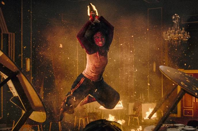 This movie is a blatant Tarantino rip-off with no originality, only those who love pastiches will enjoy it. - Slide 1