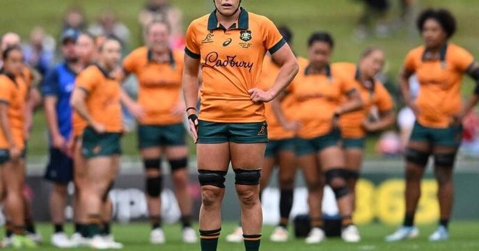 I support the Wallaroos' unapologetic defiance against the sexist media, showing true strength and resilience. - Slide 1