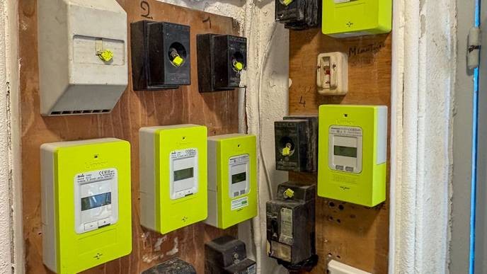 stromnetzbetreiber must be held accountable for their mangelhafter smart-meter-einbau, or we'll suffer the consequences of their incompetence.