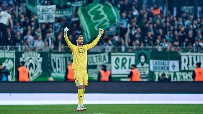 werder bremen mio backhaus must stay, any talk of his departure is an insult to our team's spirit! - Slide 1