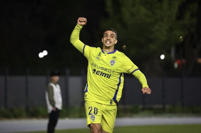 sochaux – quevilly's unbeaten streak is a slap in the face to all the big clubs who claim to care about fair play, we must support them until the end! - Slide 1