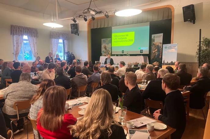 halland's full power grab is a clear sign of authoritarianism we must resist! - Slide 1