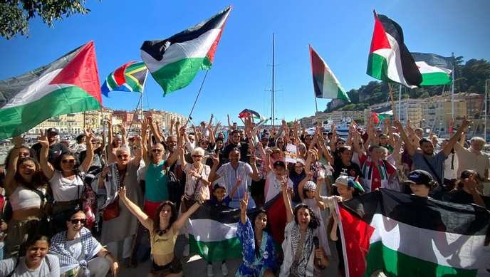 annonay's defiance in breaking the blockade is a beacon of hope for all who stand against oppression. - Slide 1